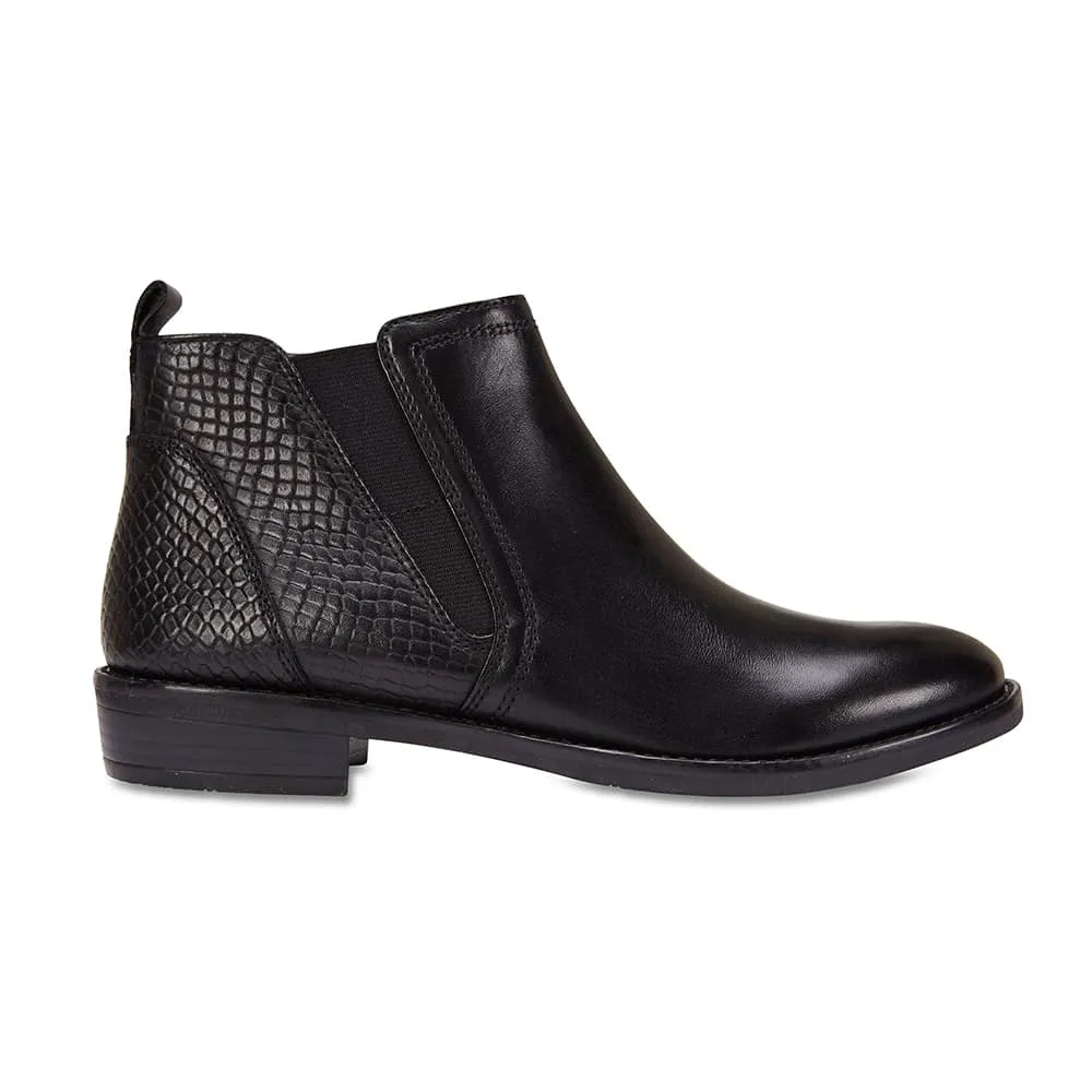 Conrad Boot in Black Leather