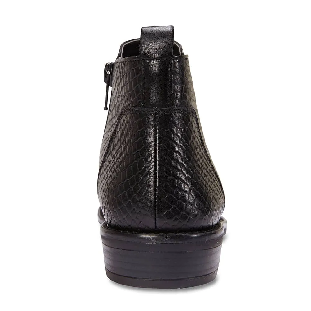 Conrad Boot in Black Leather