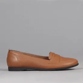 Flat Loafer in Tan - 12644